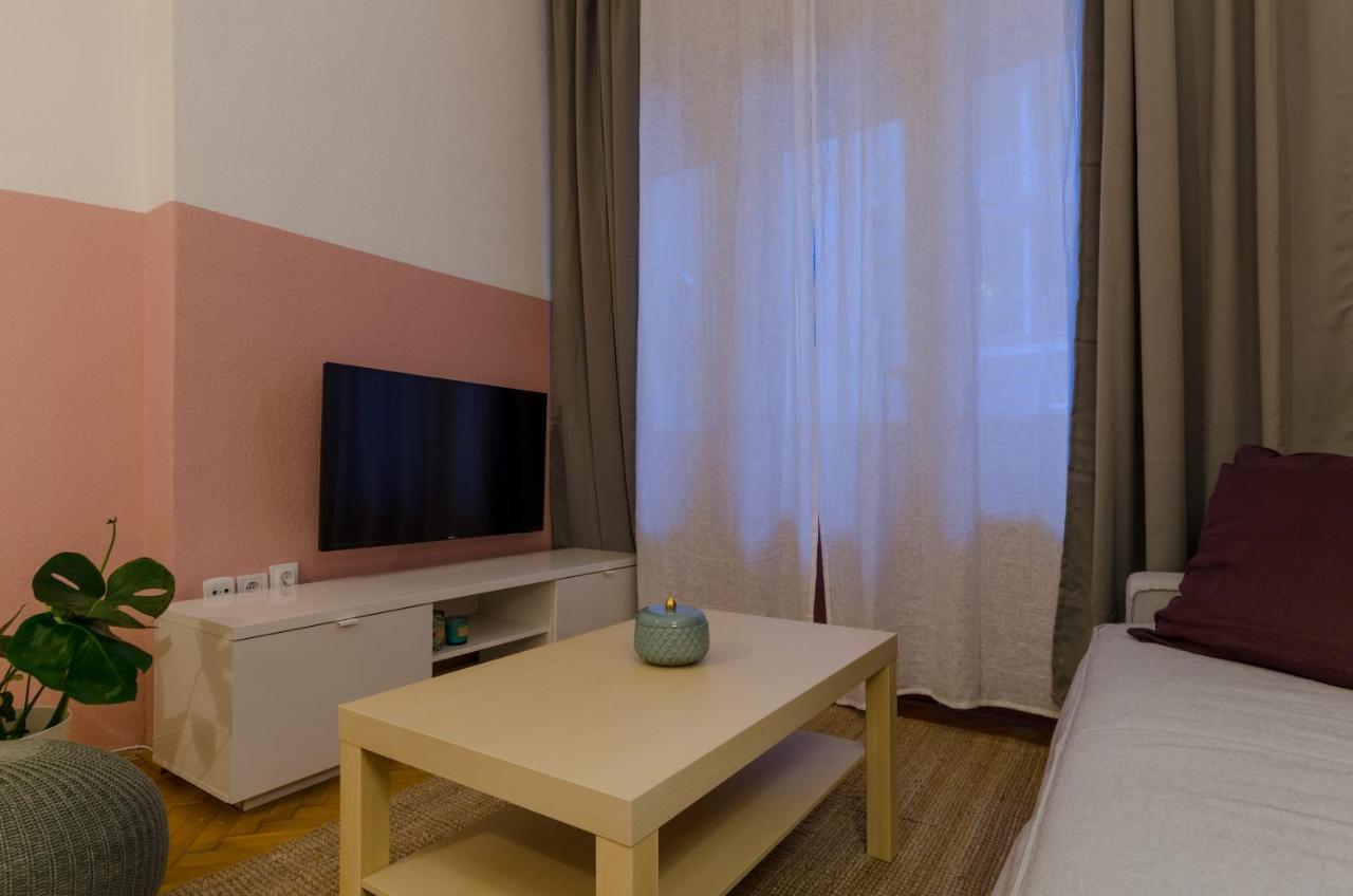Studio Next To Kiraly Street Kd11 Apartment Budapest Luaran gambar