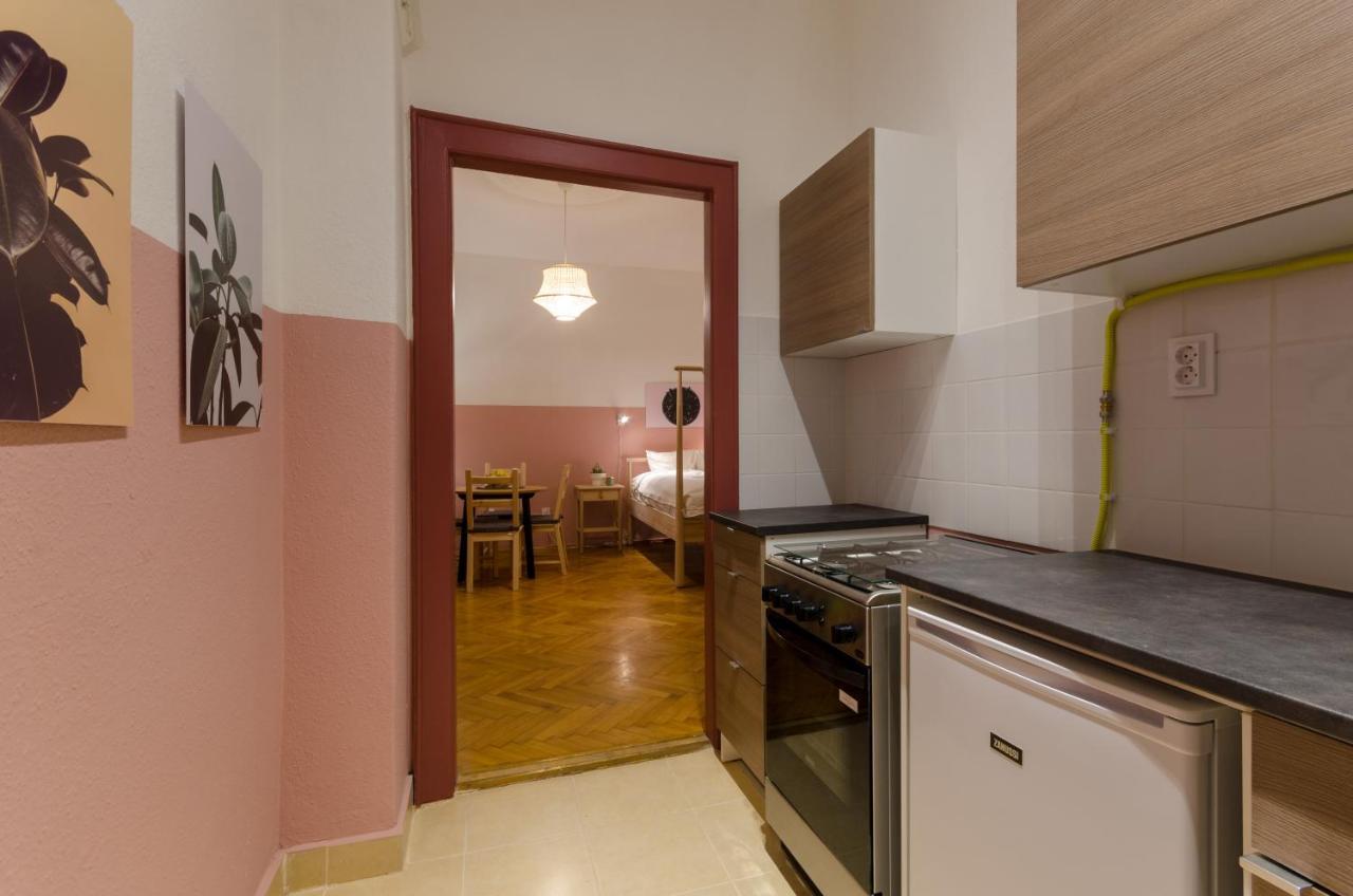 Studio Next To Kiraly Street Kd11 Apartment Budapest Luaran gambar
